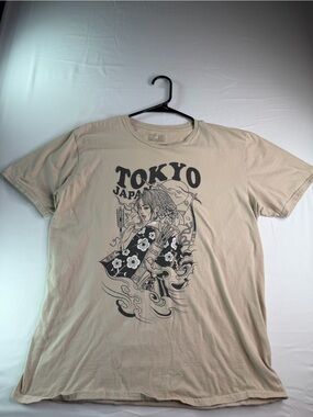Tokyo Graphic Short-Sleeve Tee in Beige